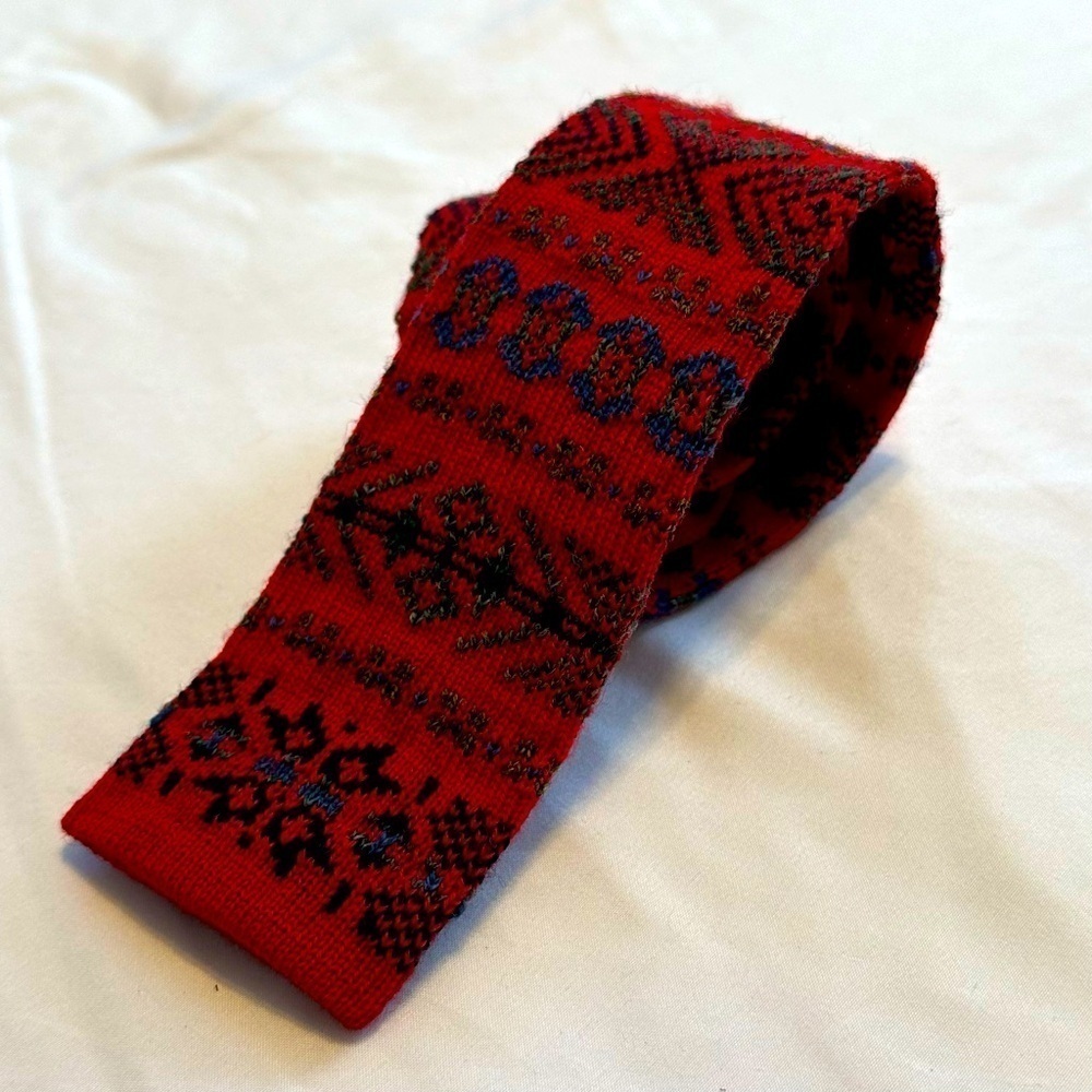 Rooster Tie Square Knit Holiday Red Wool 55” x 2.75”